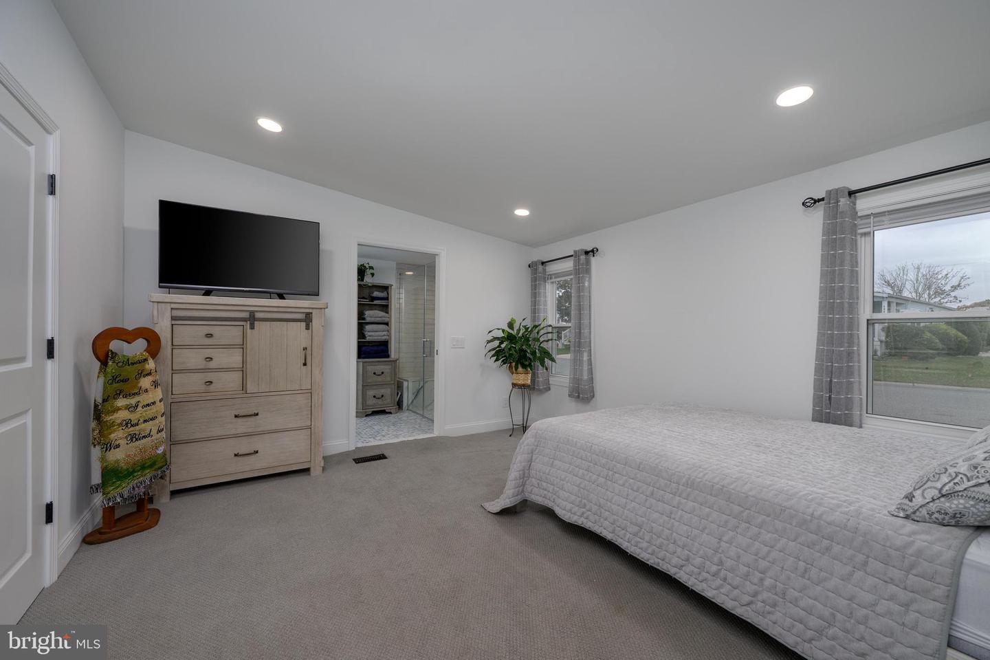 401 Maplehurst Property Photo 12