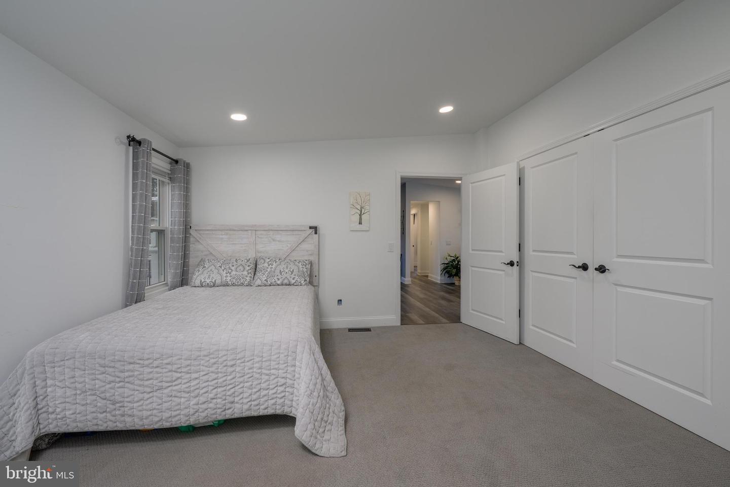 401 Maplehurst Property Photo 13