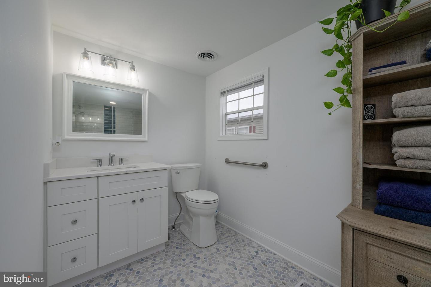 401 Maplehurst Property Photo 14