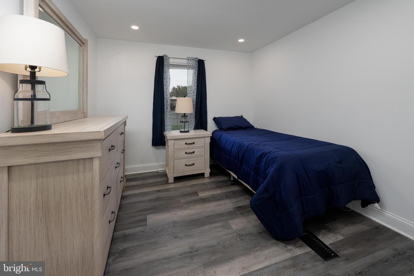 401 Maplehurst Property Photo 18