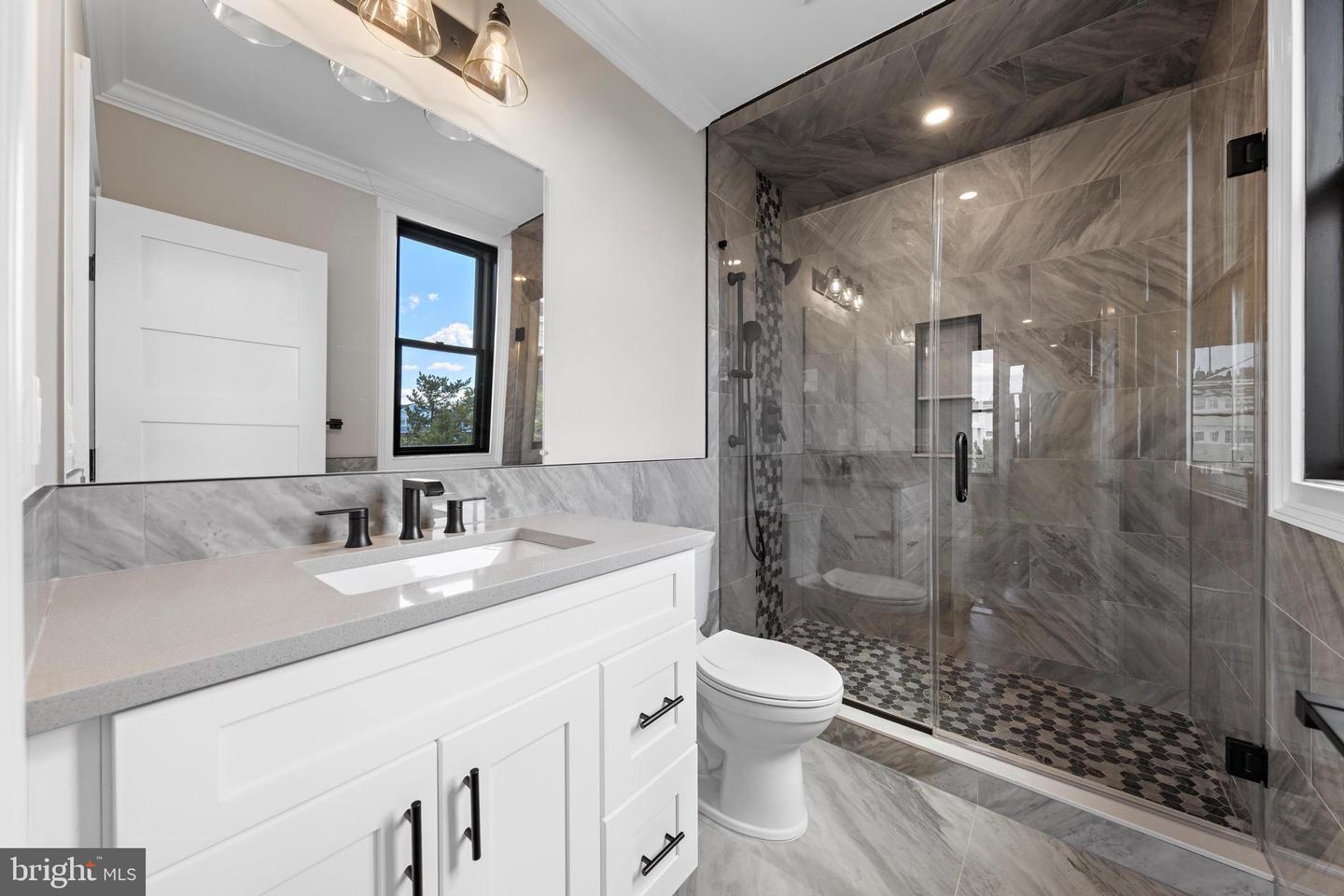 11 E 30th St Property Photo 50
