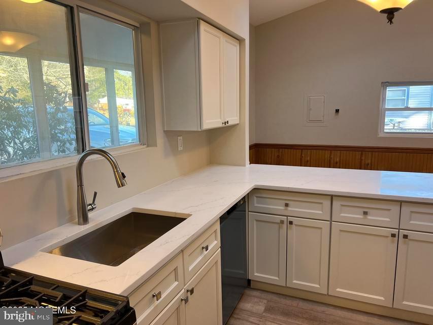49 Maple St Property Photo 3