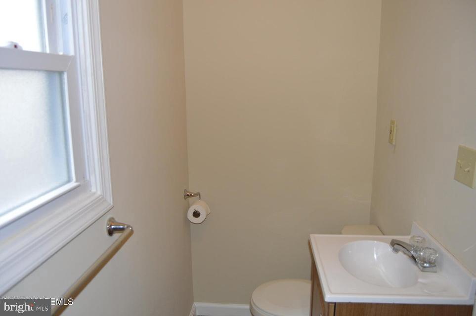 49 Maple St Property Photo 13