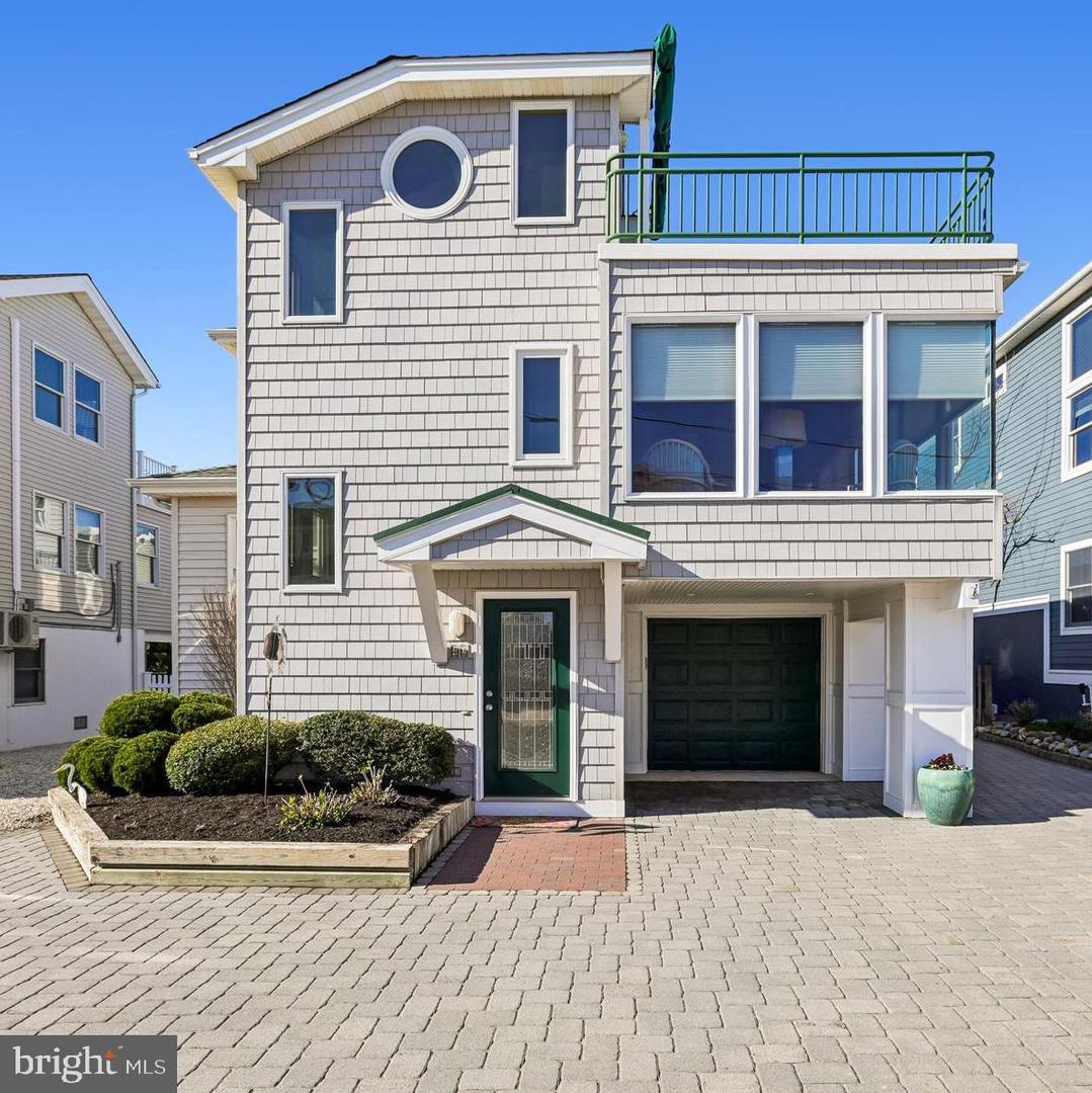 42 W Cape Cod Ln Property Photo 1