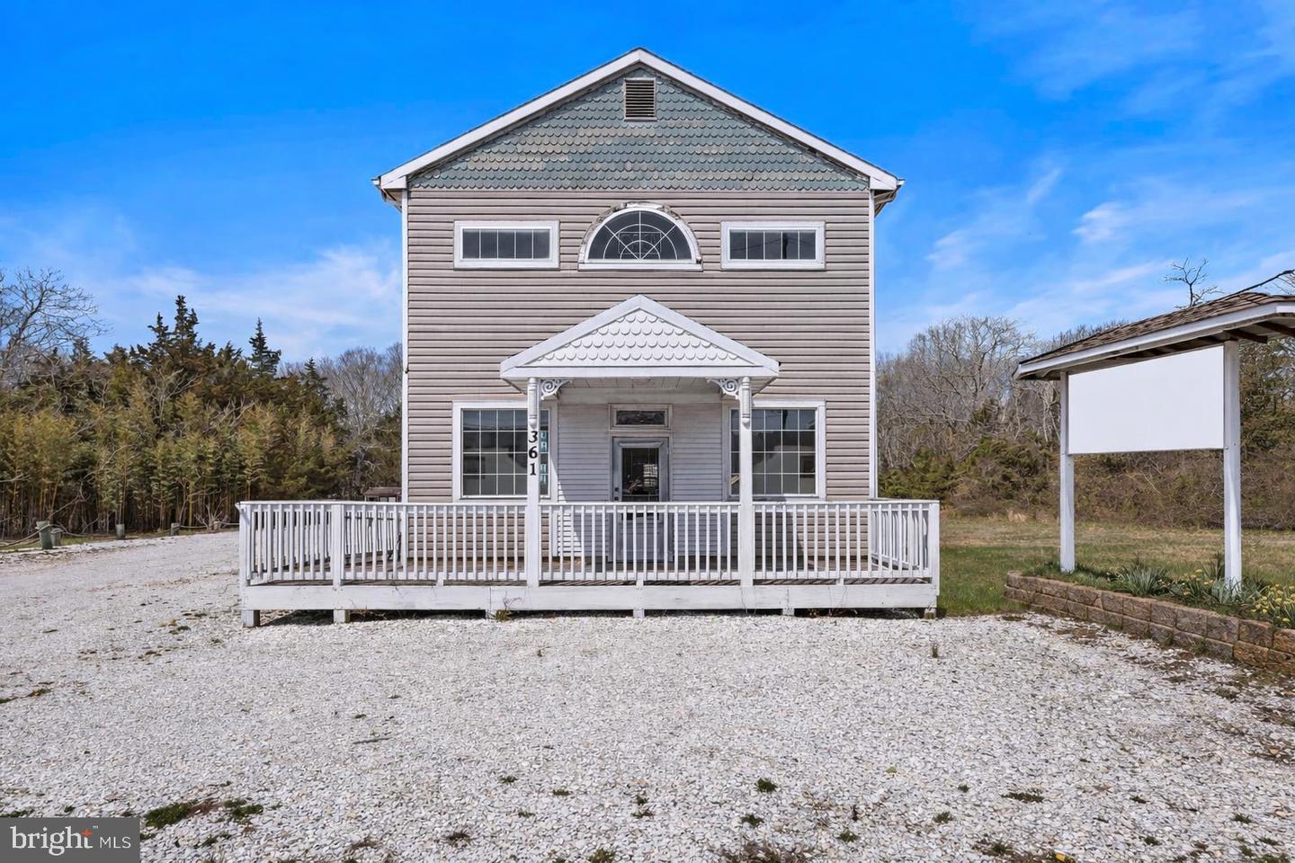 361 Main St Property Photo 29