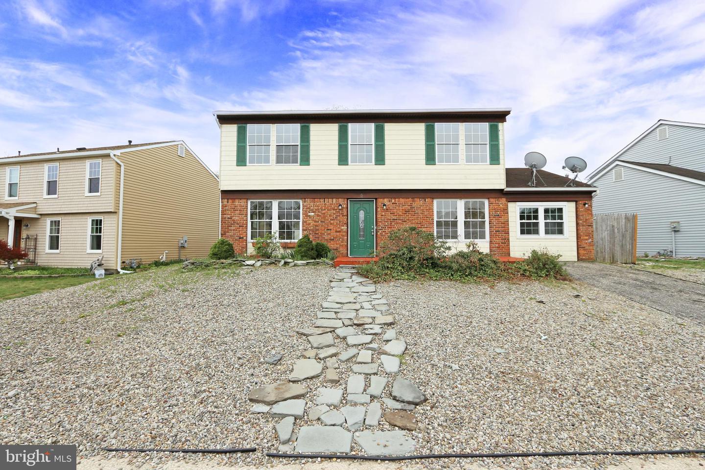 5 Compass Ln Property Photo 1