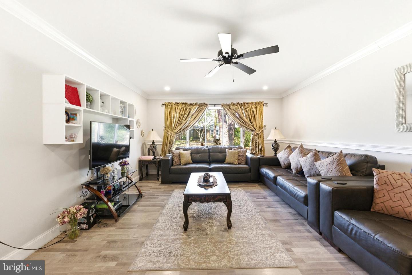 16-b Cambridge Cir #b Property Photo 8