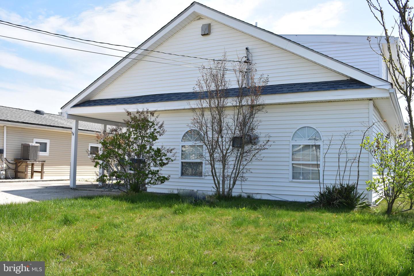 140 N Ensign Dr Property Photo 2