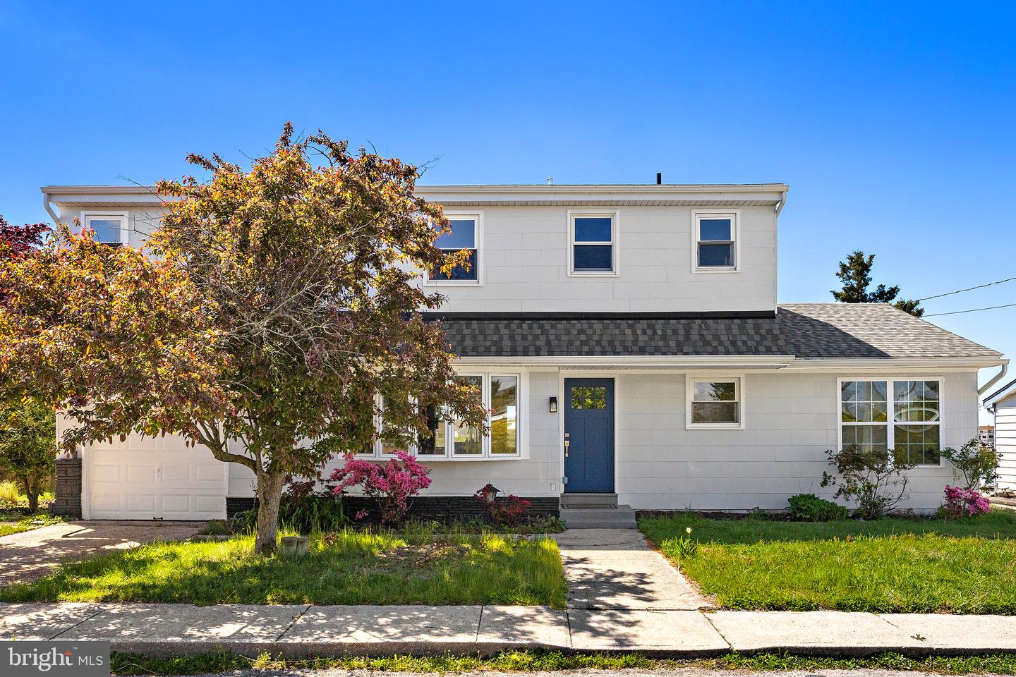 7 W Sail Dr Property Photo 1