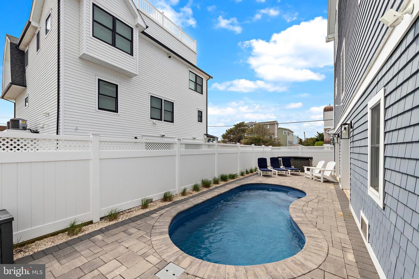 13600 Long Beach Blvd Property Photo 34
