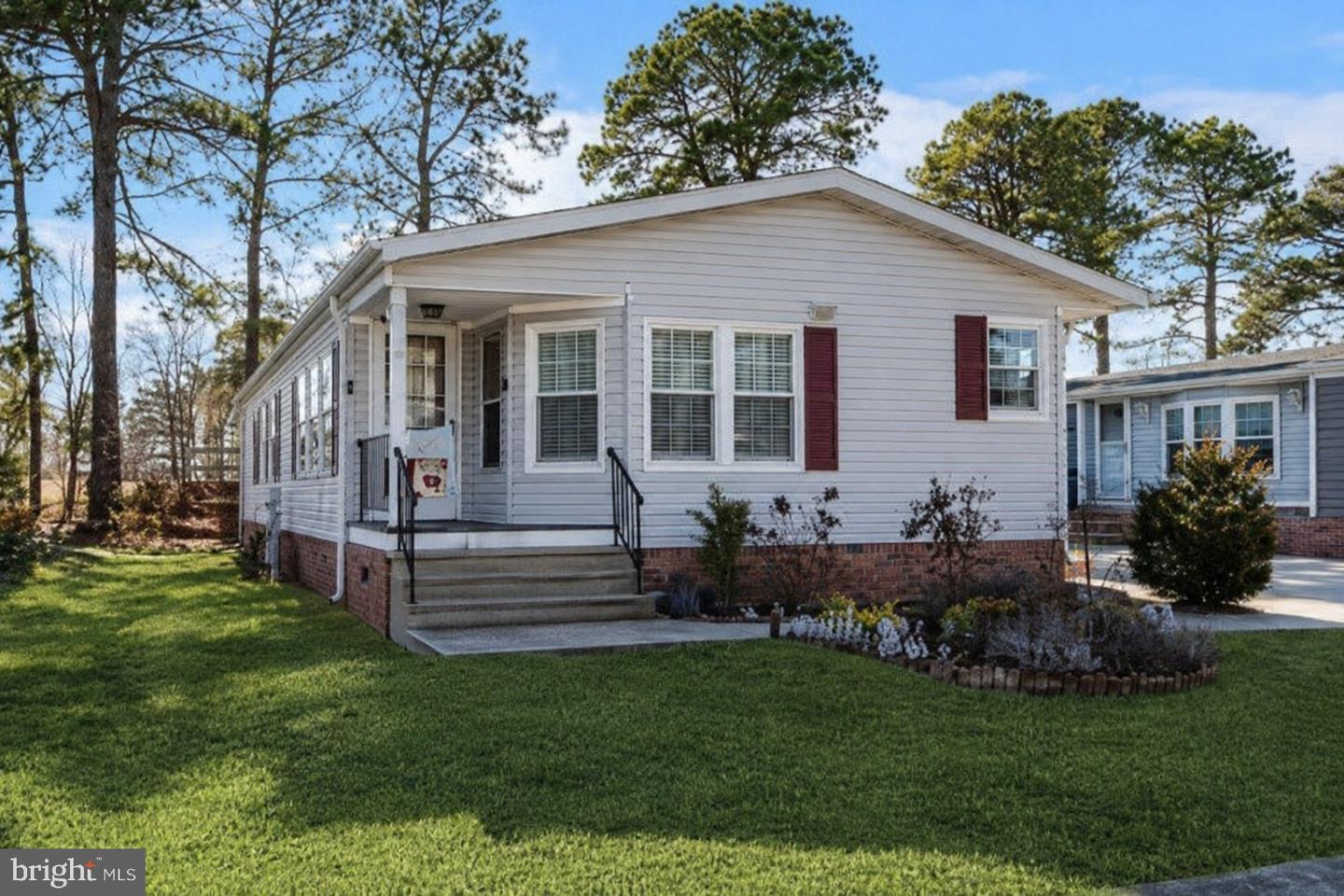 114 BRIARWOOD CT
