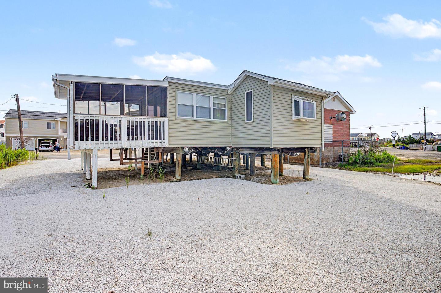 1022 South Green Street Property Photo 5