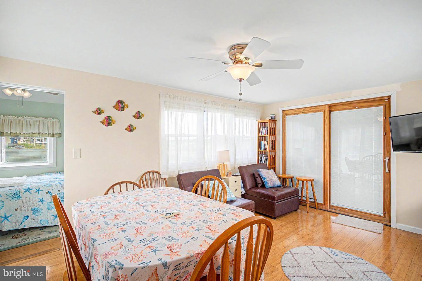 1022 South Green Street Property Photo 11