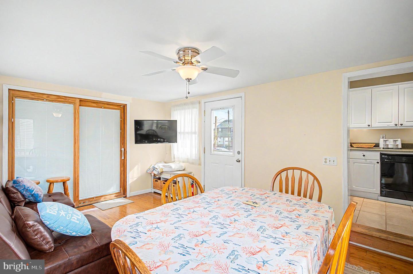 1022 South Green Street Property Photo 14