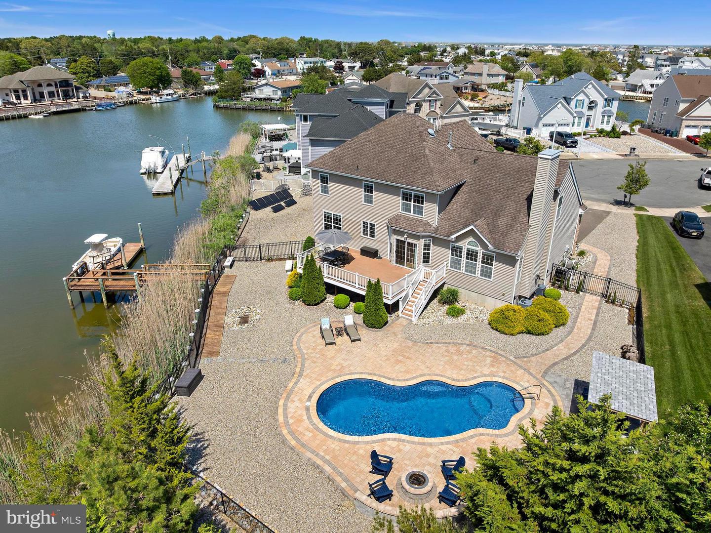 40 OVERLOOK DR