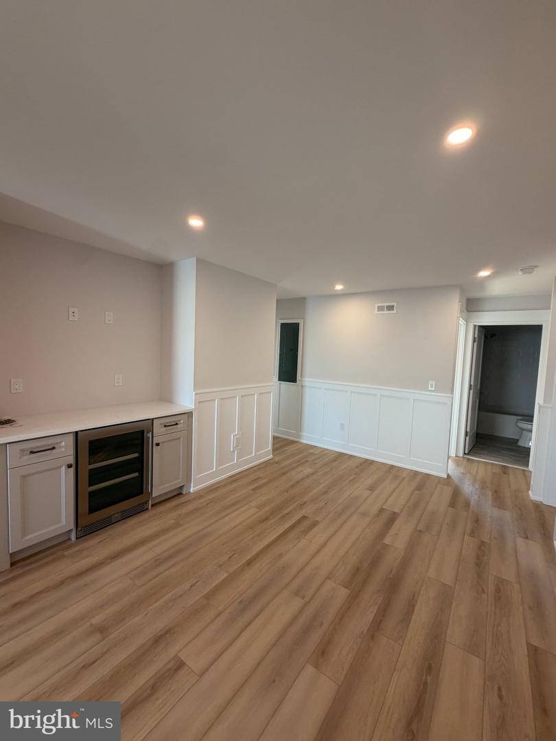 19 Lavenia Ave W Property Photo 9