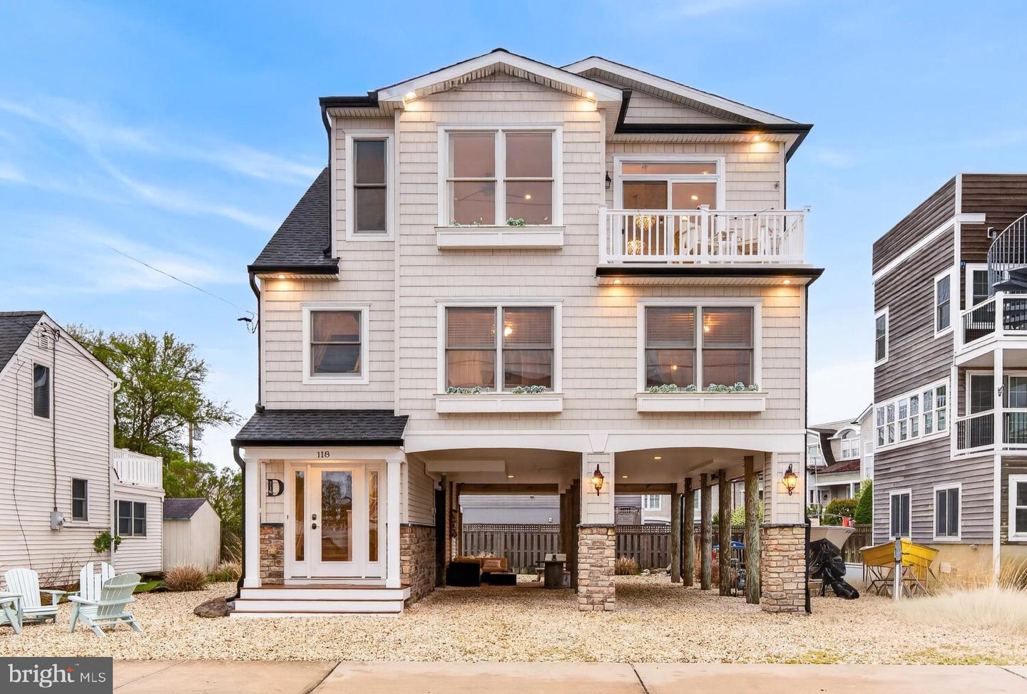 118 W DELAWARE