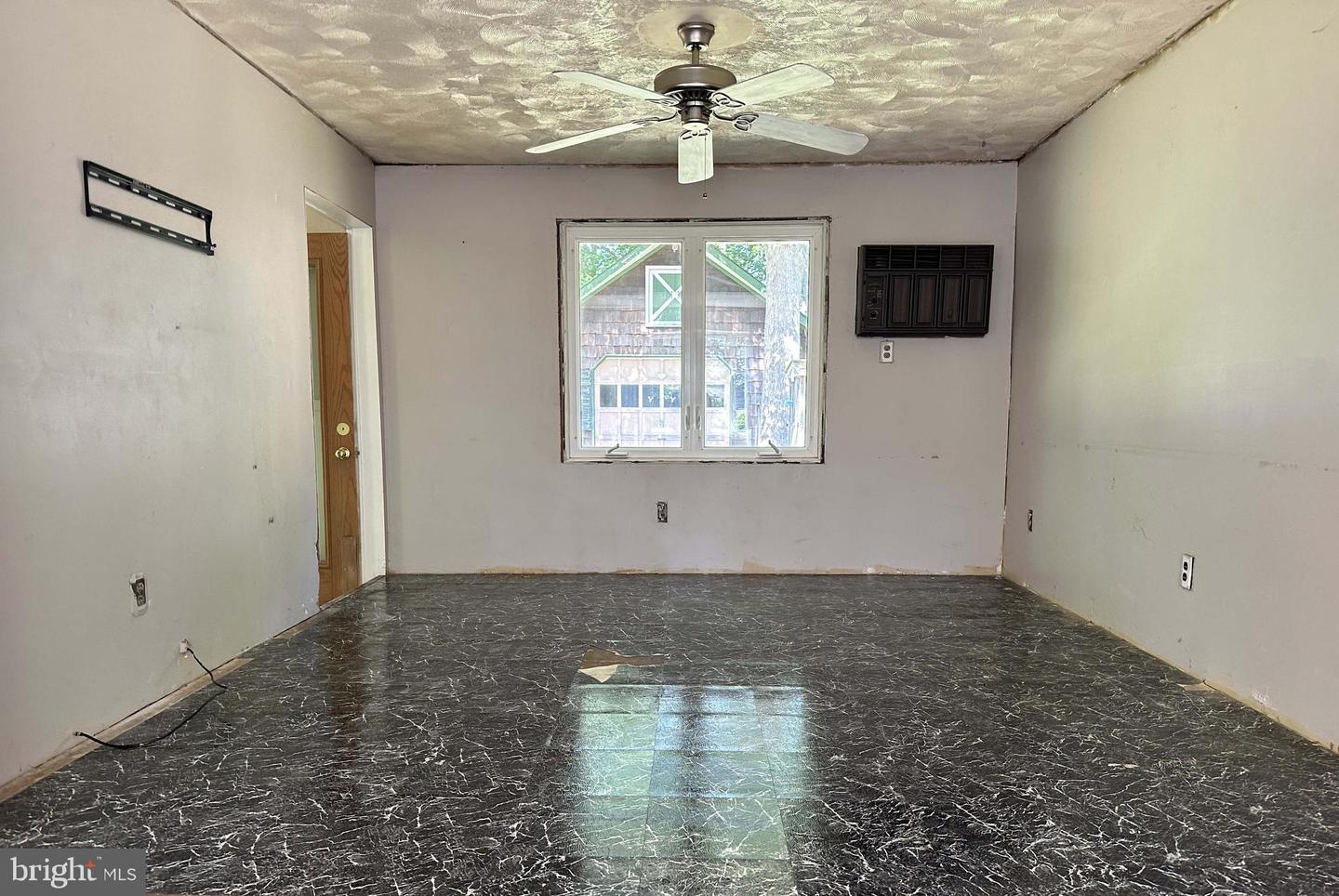 1563 Forge Pond Rd Property Photo 8