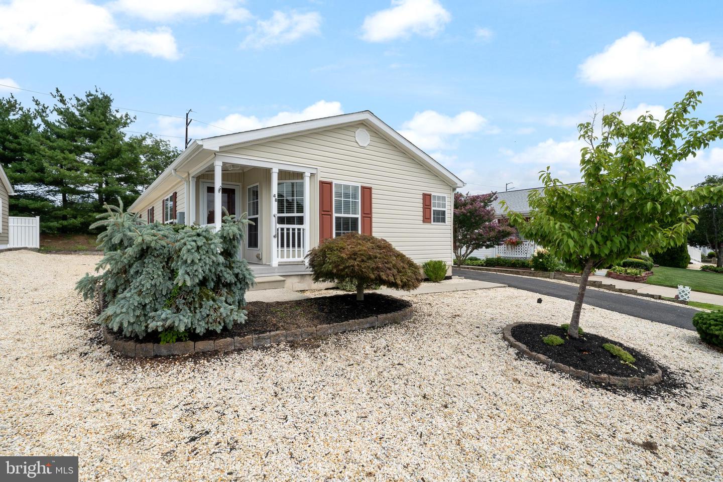 48 Fort Lee Dr Property Photo 1