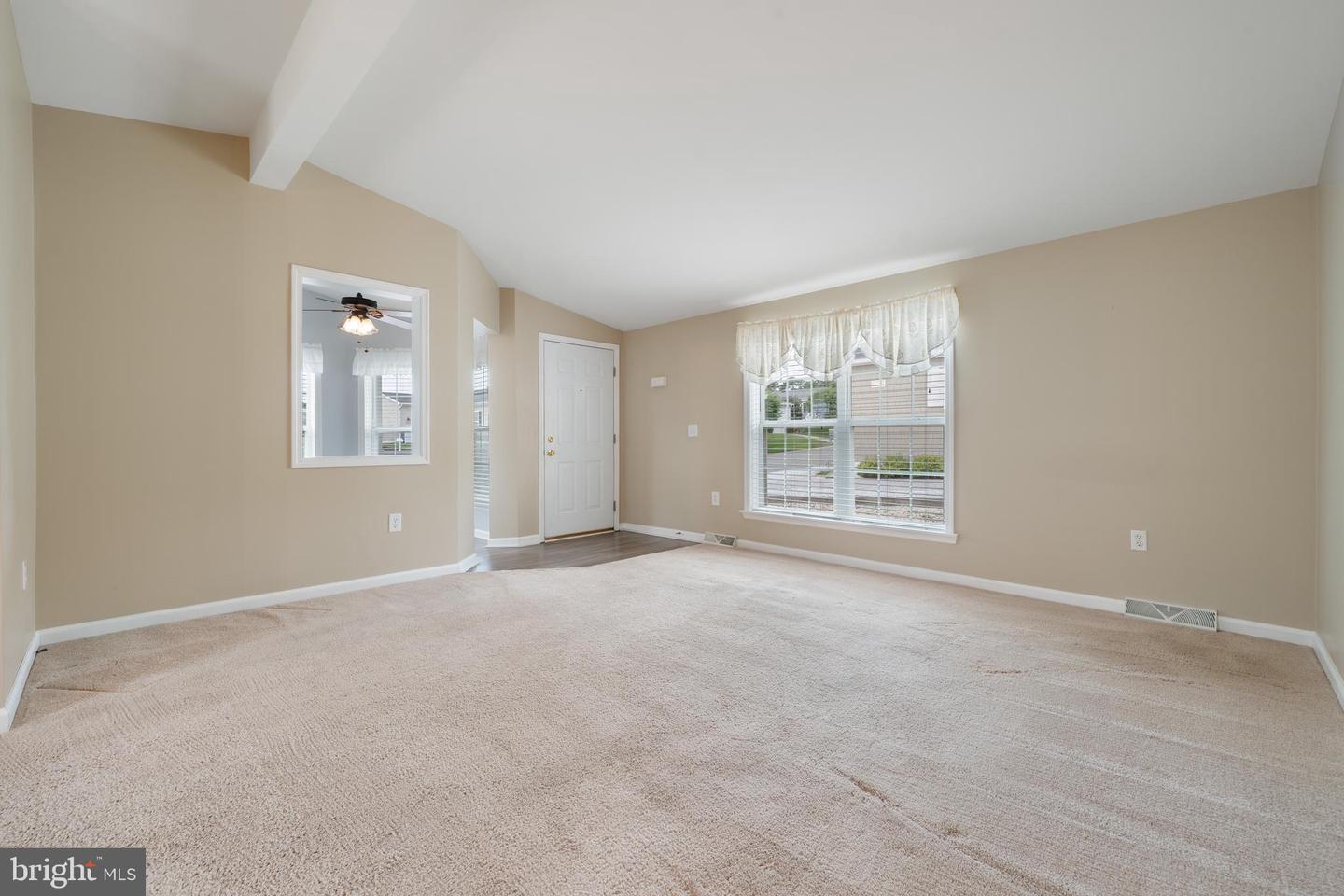 48 Fort Lee Dr Property Photo 13