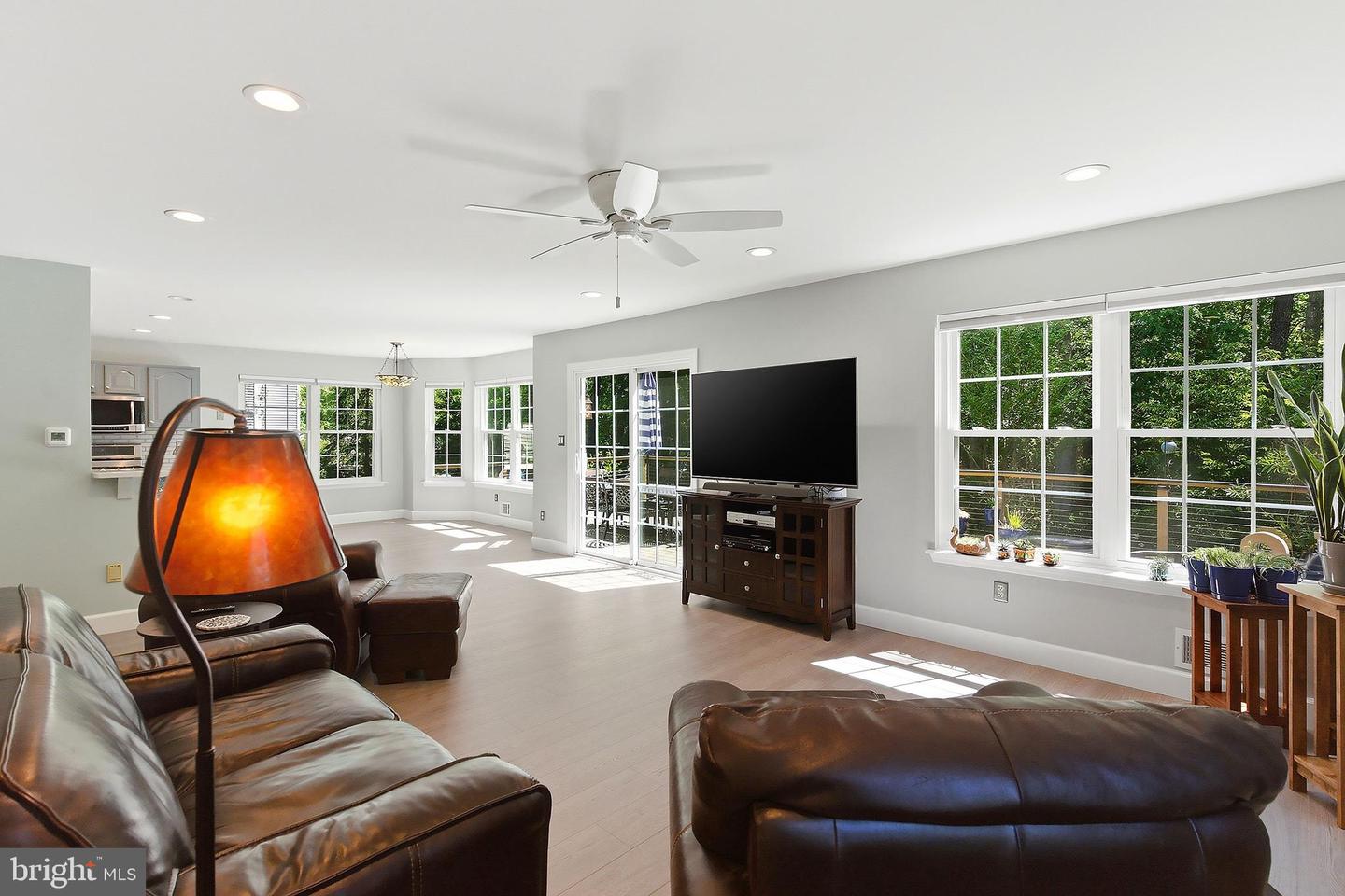 618 Winterberry Blvd Property Photo 19
