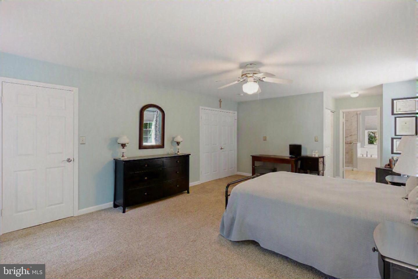618 Winterberry Blvd Property Photo 29