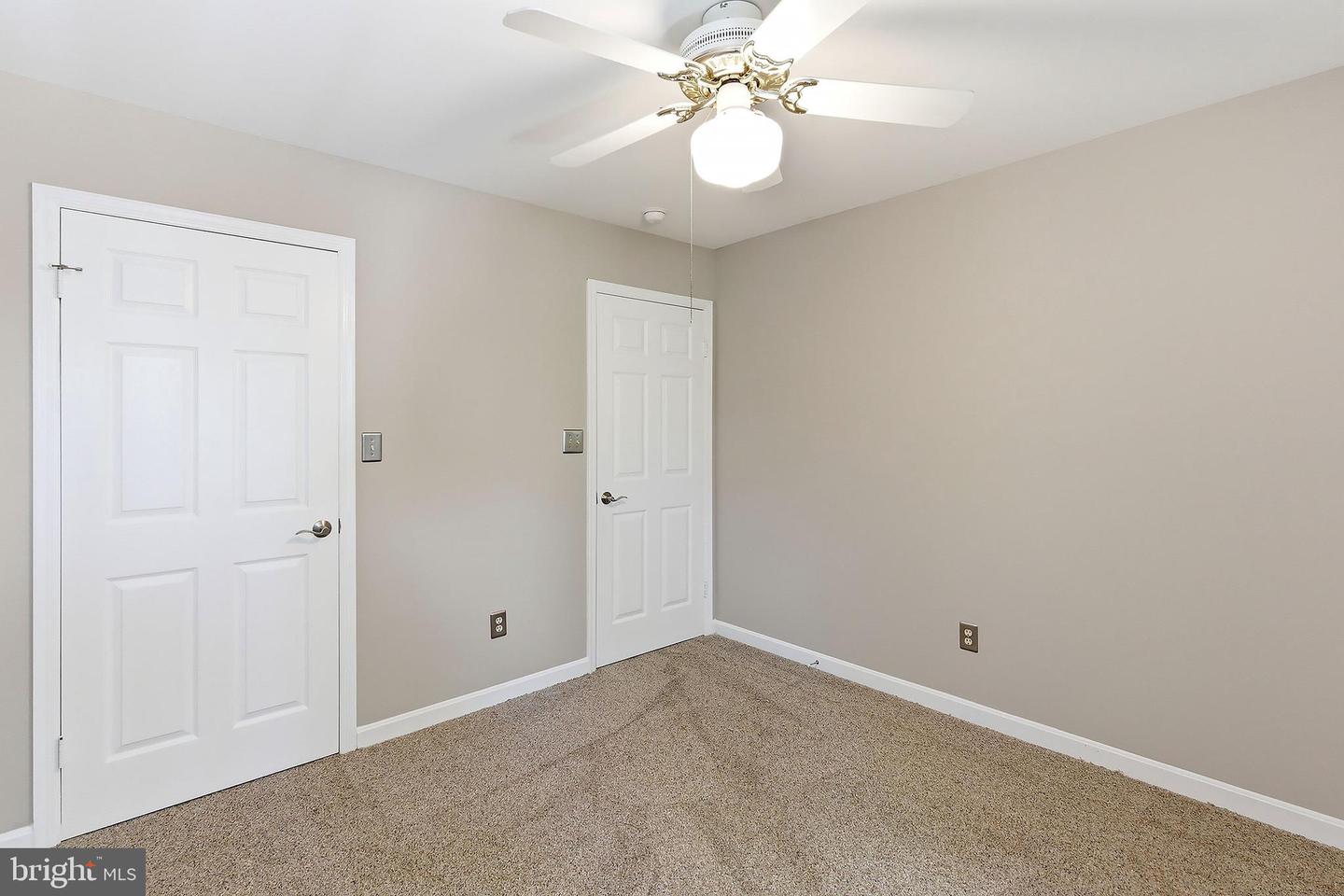 618 Winterberry Blvd Property Photo 34