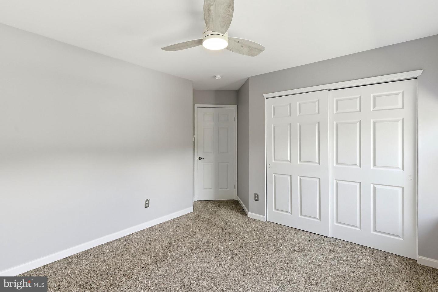 618 Winterberry Blvd Property Photo 38