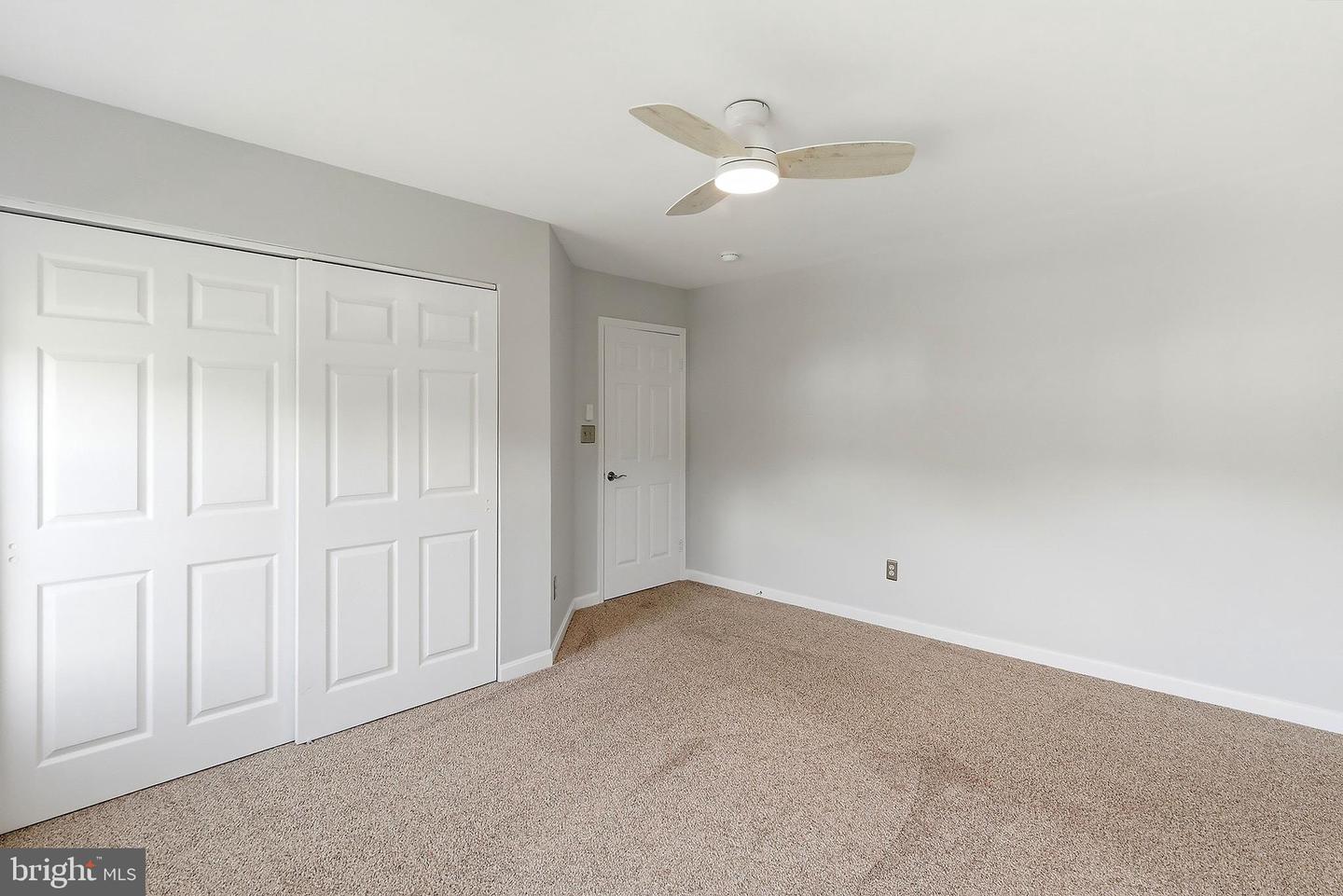 618 Winterberry Blvd Property Photo 41