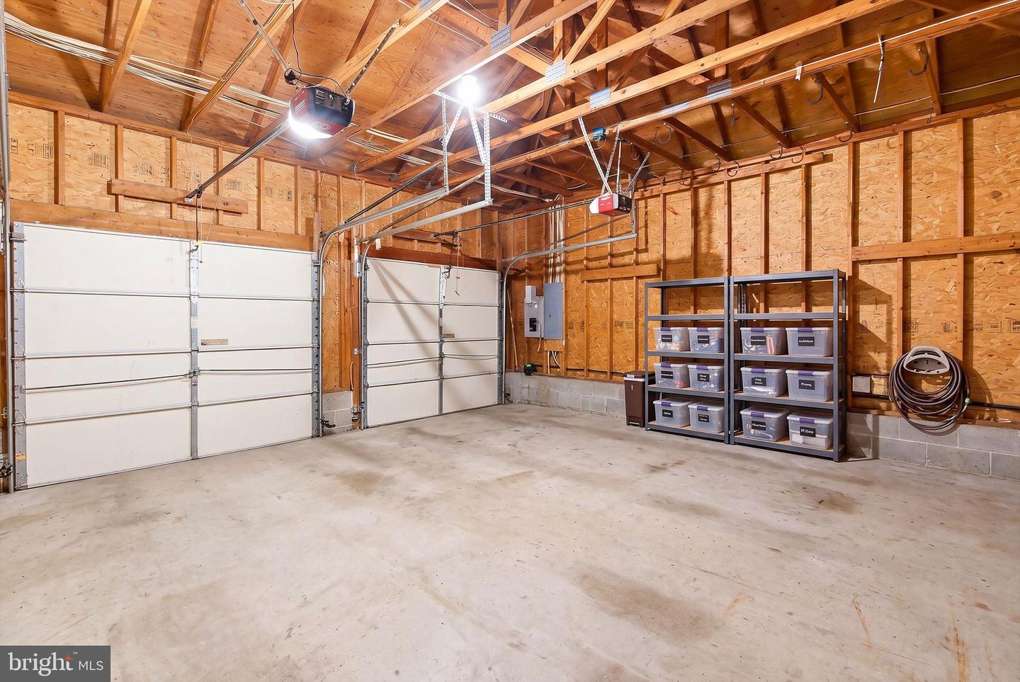 618 Winterberry Blvd Property Photo 44