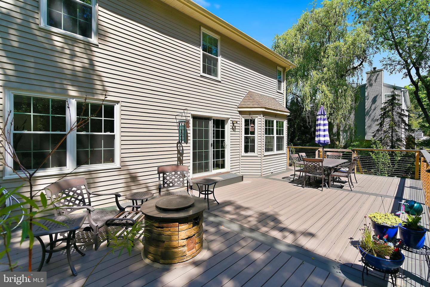 618 Winterberry Blvd Property Photo 46