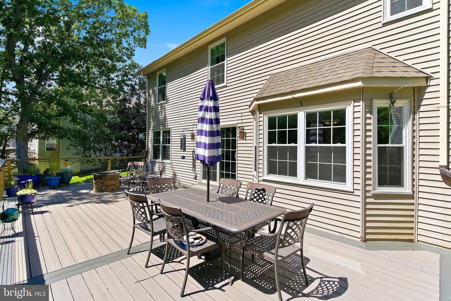 618 Winterberry Blvd Property Photo 47
