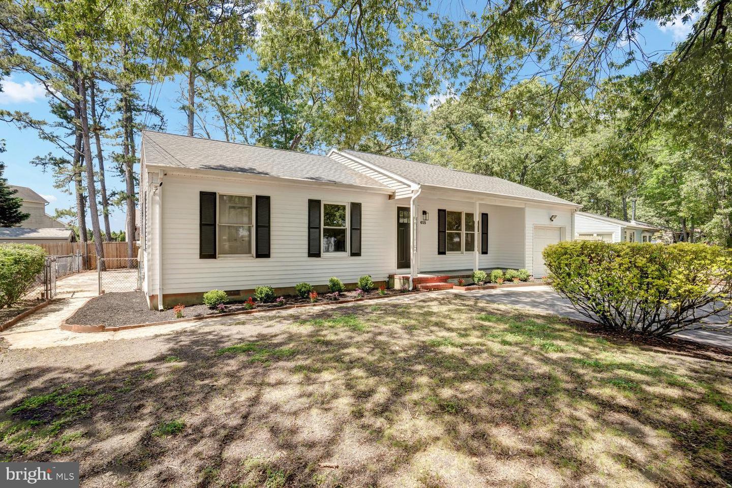 615 Beach Blvd Property Photo 4