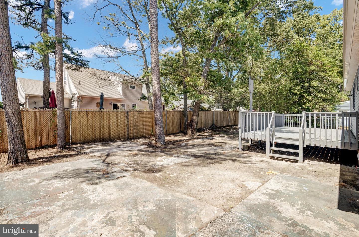 615 Beach Blvd Property Photo 5