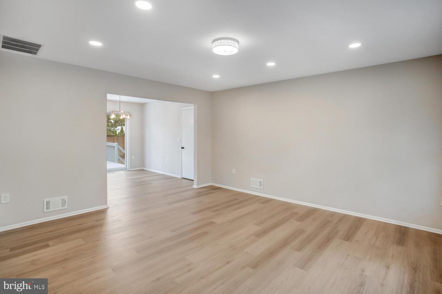 615 Beach Blvd Property Photo 13