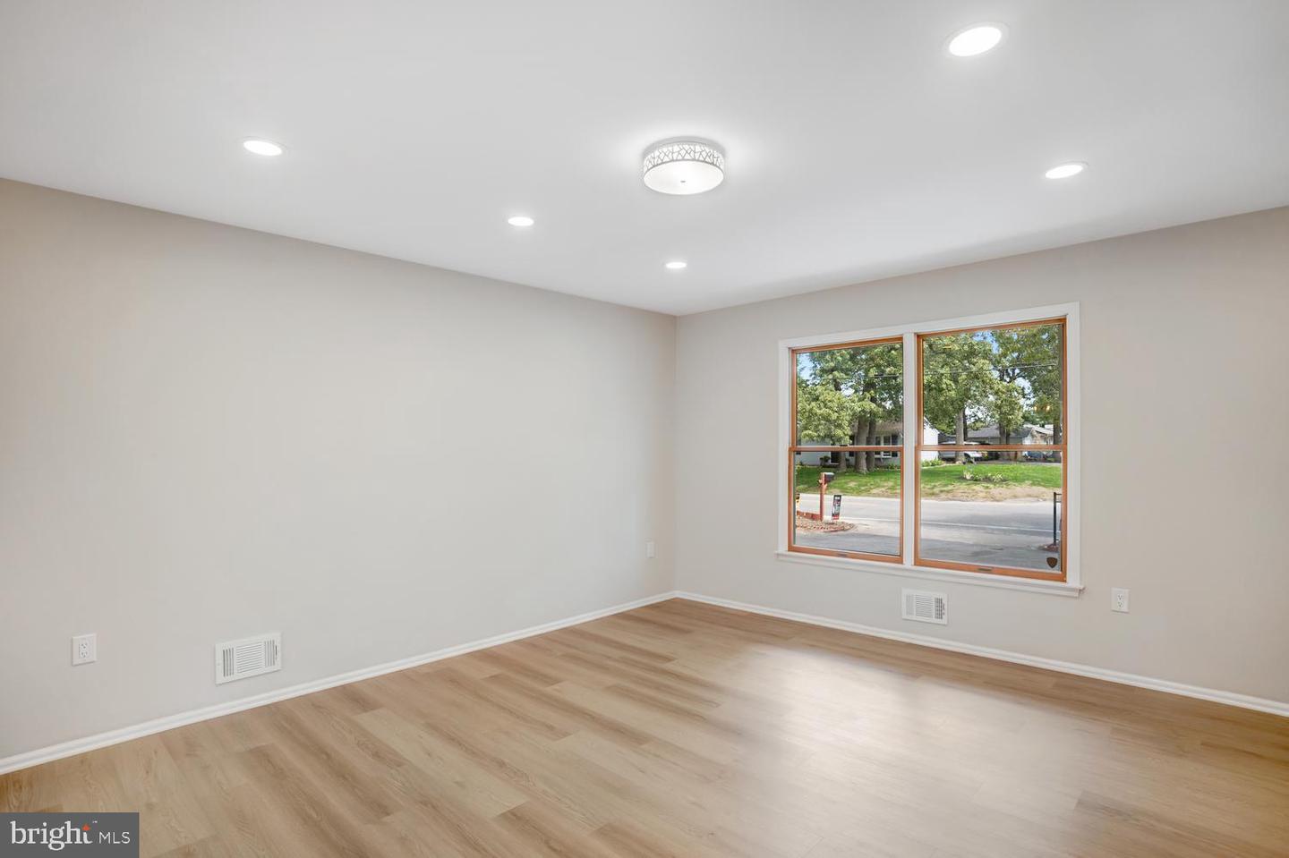 615 Beach Blvd Property Photo 16