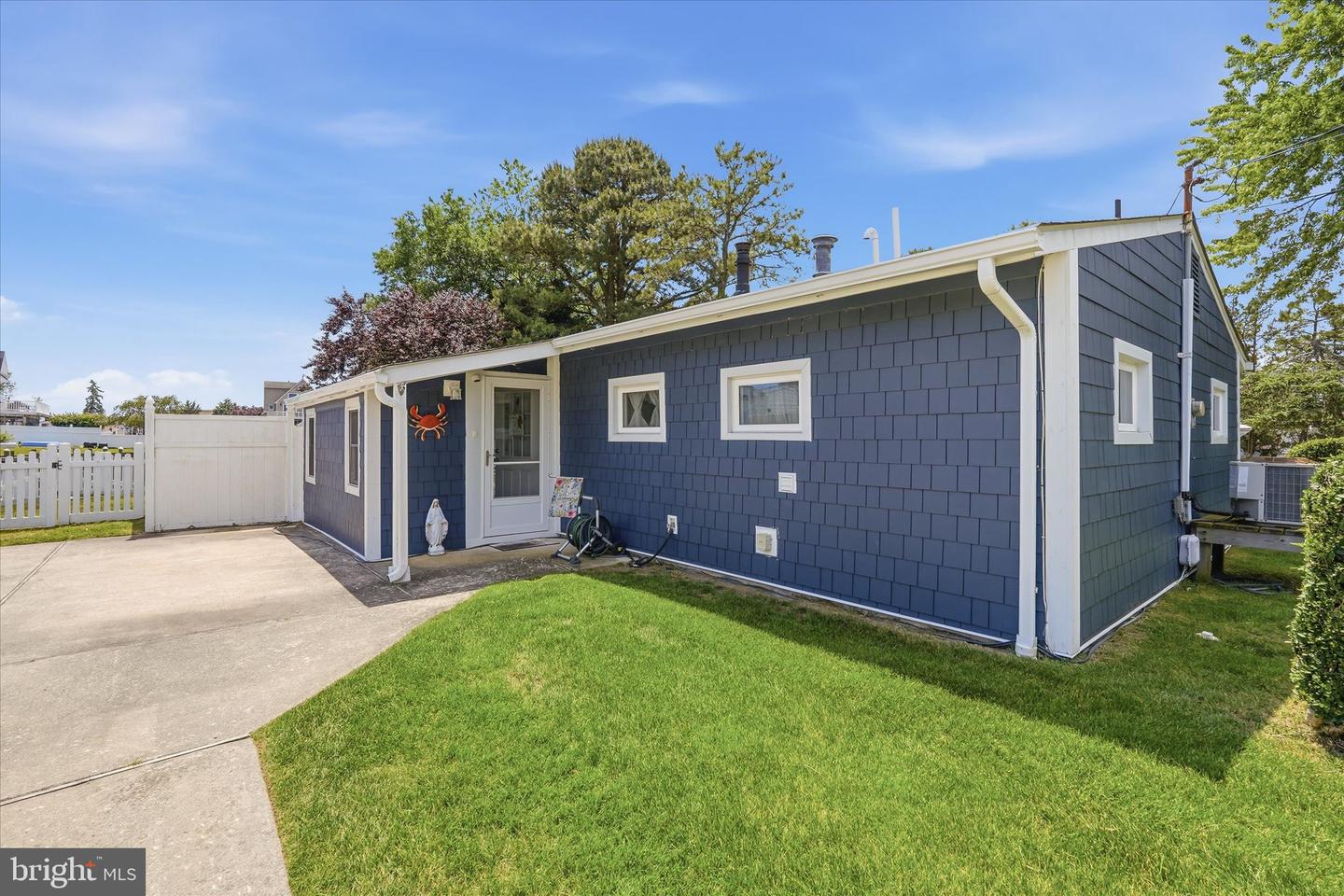 423 W Cala Breeze Way Property Photo 1