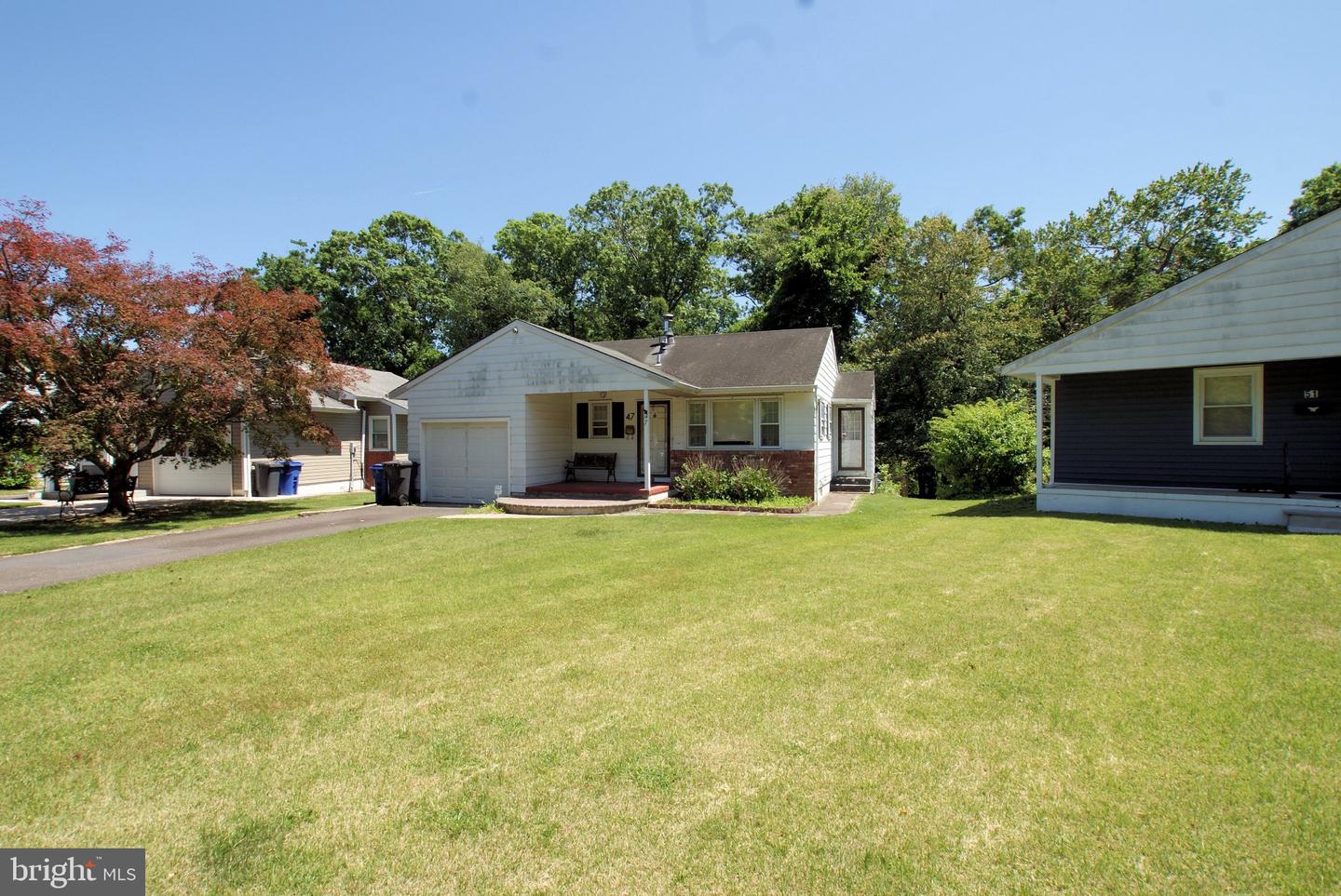 47 CORAL BELL HOLW