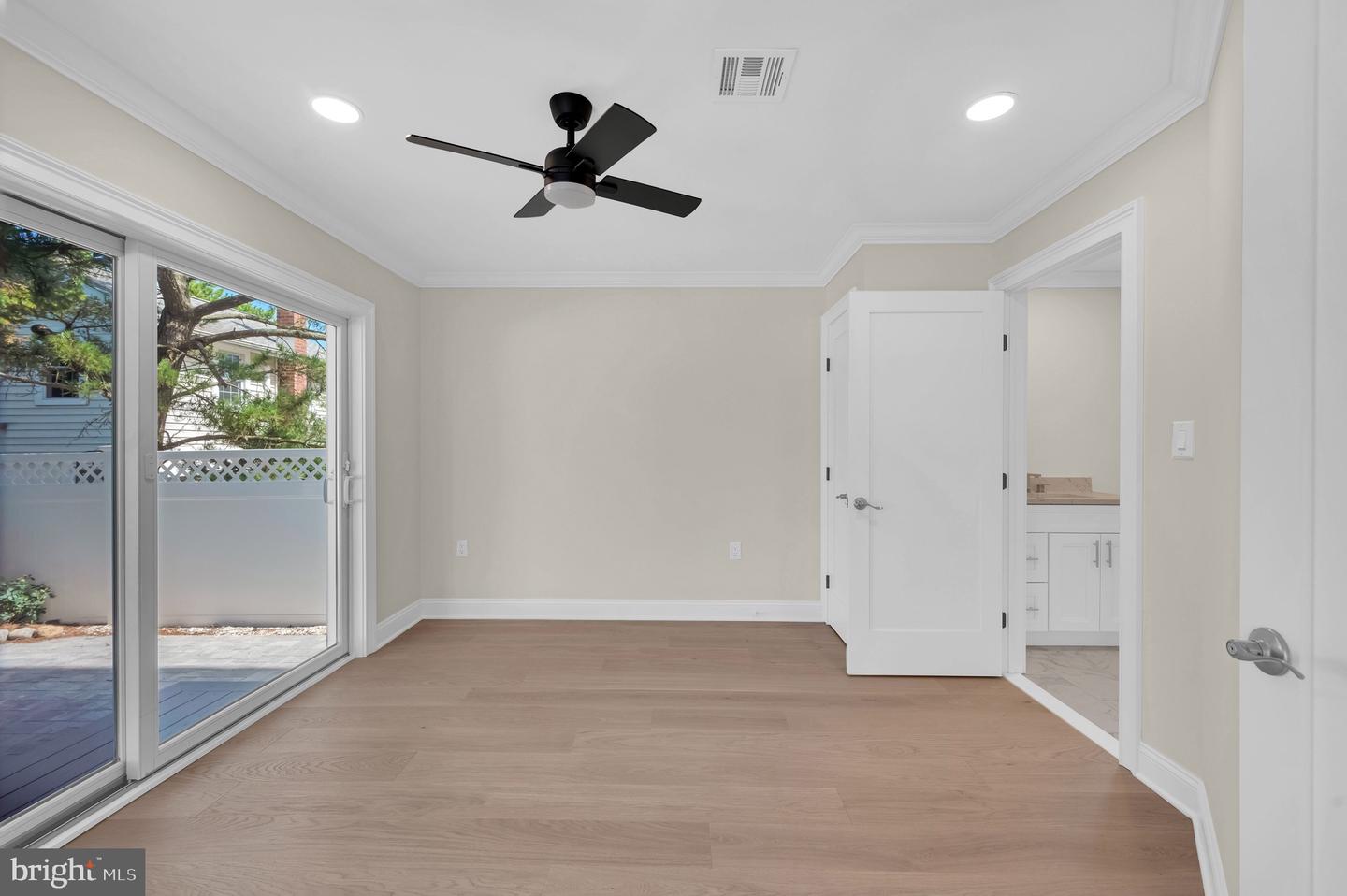 2904 N Atlantic Property Photo 11