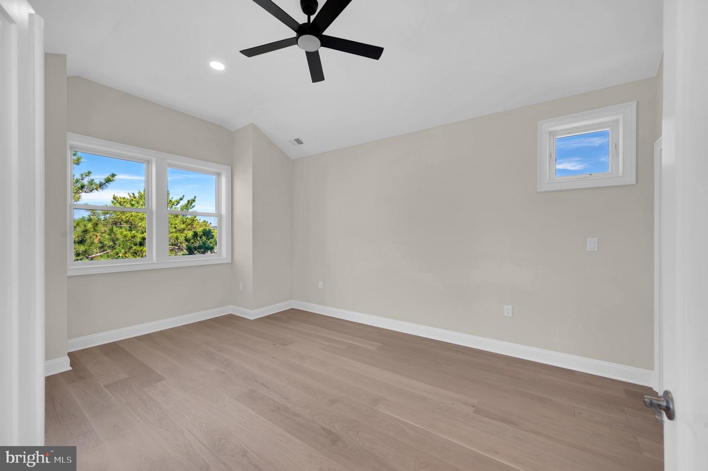 2904 N Atlantic Property Photo 13
