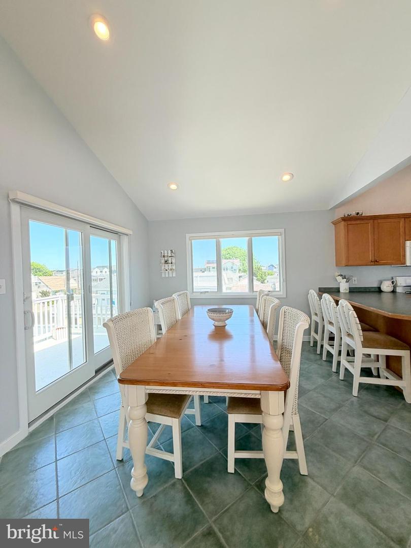 212 N Barnegat Ave Property Photo 13
