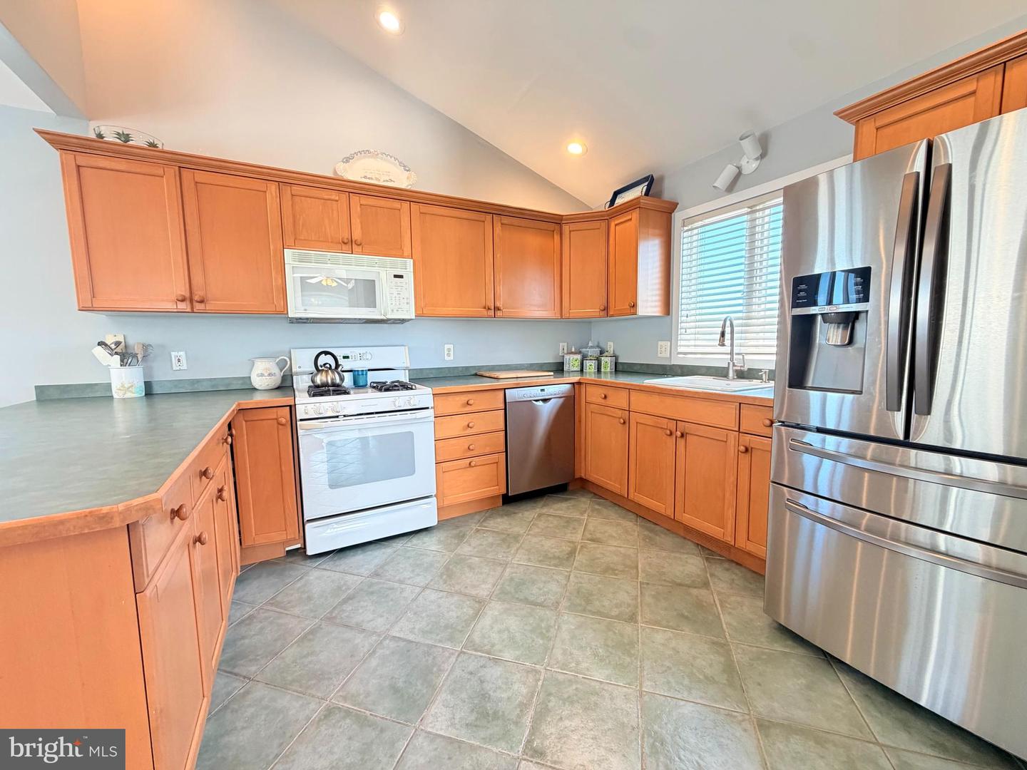 212 N Barnegat Ave Property Photo 16