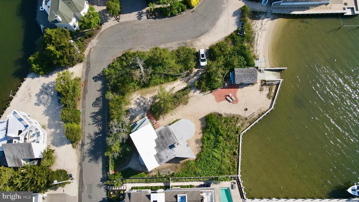 8202 Bay Ter Property Photo 8