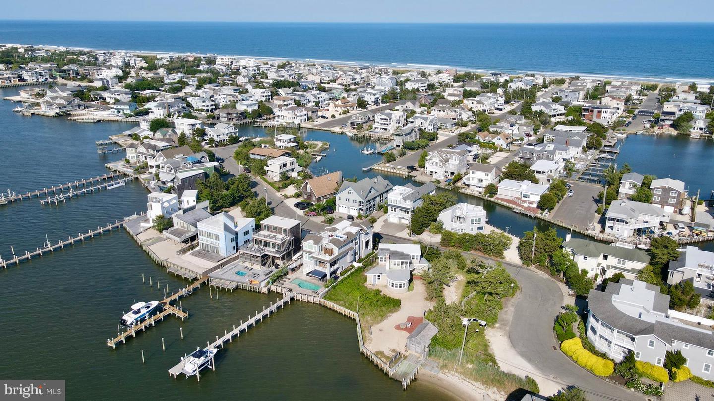 8202 Bay Ter Property Photo 11