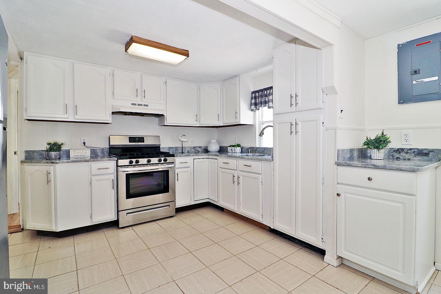 1016 Waterview Way Property Photo 11
