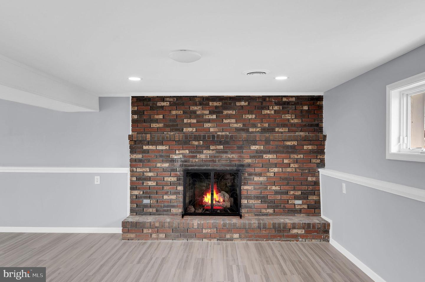 17 Delaware W Property Photo 22