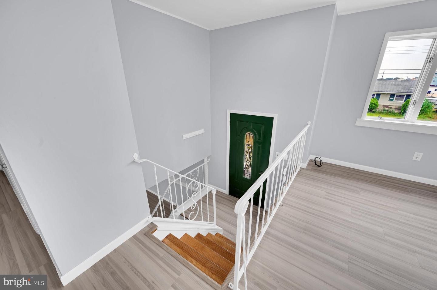 17 Delaware W Property Photo 30
