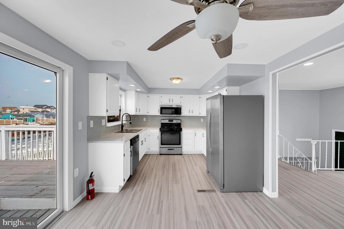17 Delaware W Property Photo 46