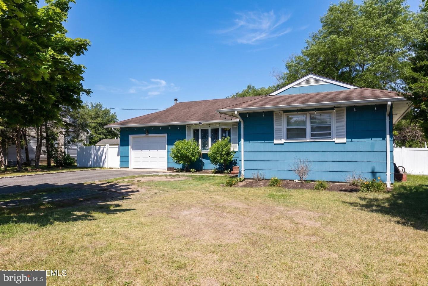 116 NAUTILUS DR Property Photo 1