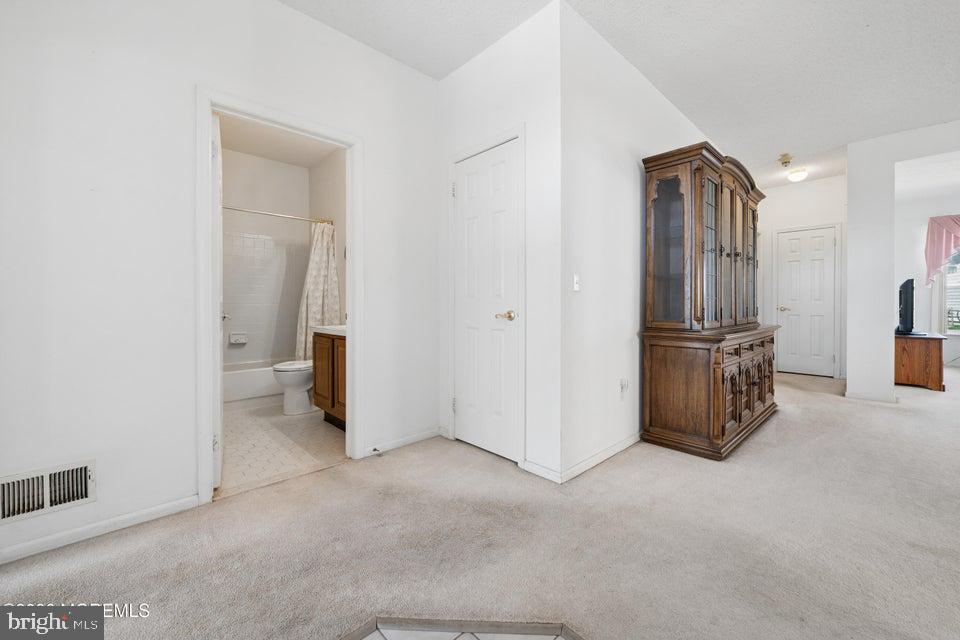 84 Chain Blvd Property Photo 6